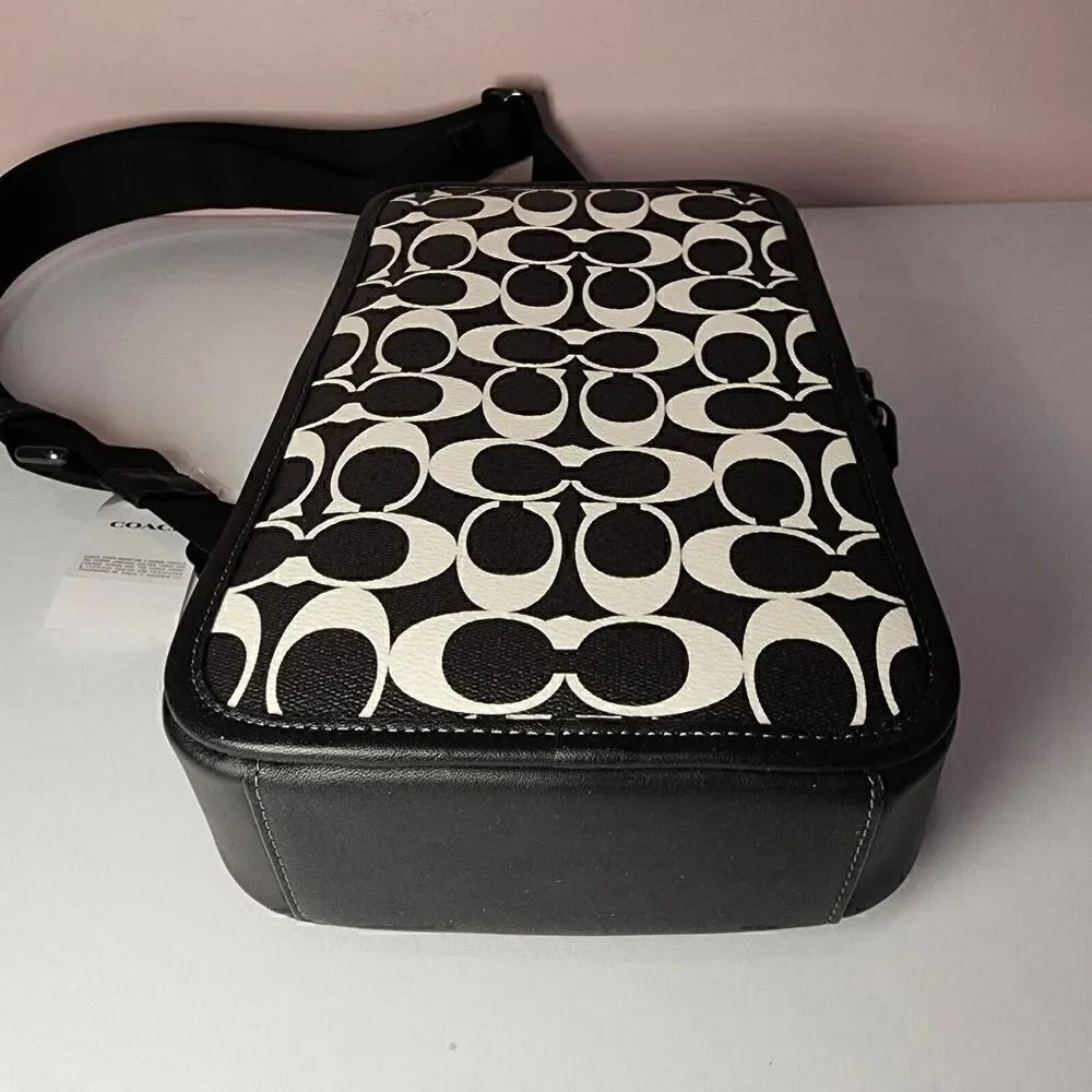 NWT Coach CP071 Sullivan Pack in Signature Canvas & Leather Black/Chalk